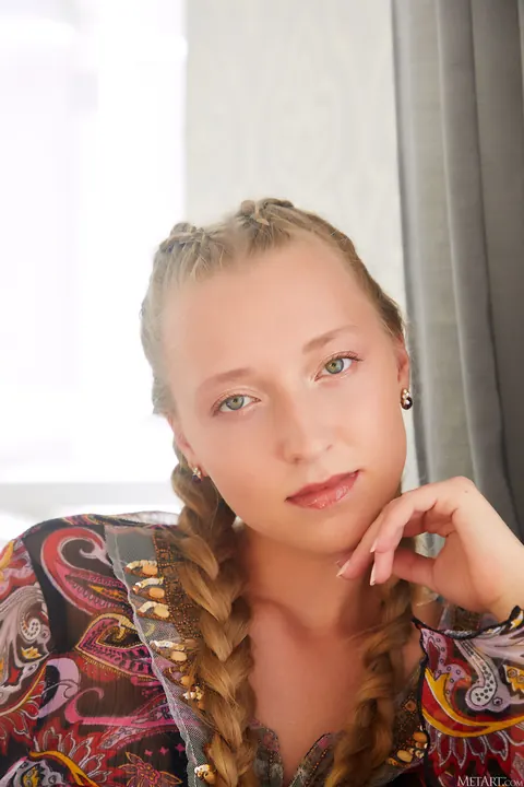 Ukrainian Blonde Undresses and Poses Nude on Camera – photo 2 of 21