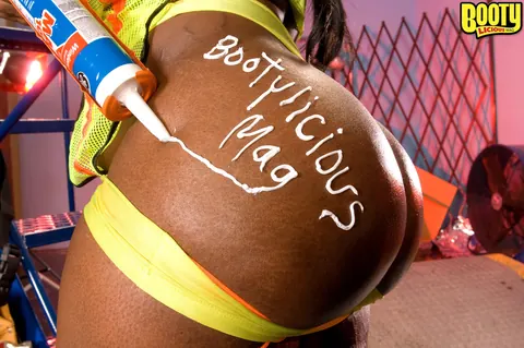 Morgan Cummings: Ebony BBW in Uniform and Heels Oils Her Body – photo 6 of 16