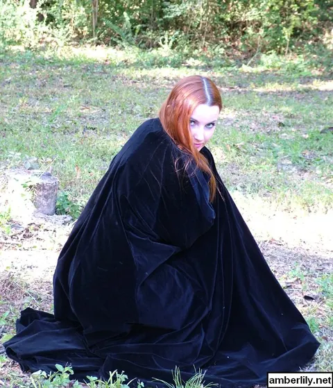 Amber Lily: Thick Redhead MILF Stands Nude and Shows Her Big Ass in the Forest – photo 5 of 14