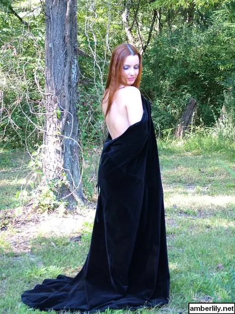 Amber Lily: Thick Redhead MILF Stands Nude and Shows Her Big Ass in the Forest – photo 8 of 14