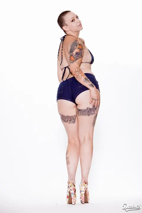 Sparky Sin Clair: Brunette with Small Natural Tits and Tattoos Poses Nude for the Camera – photo 2 of 20