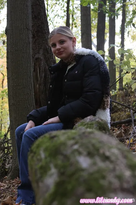 Lil Candy: Redhead Strips Out of Her Jeans in the Forest – photo 2 of 16
