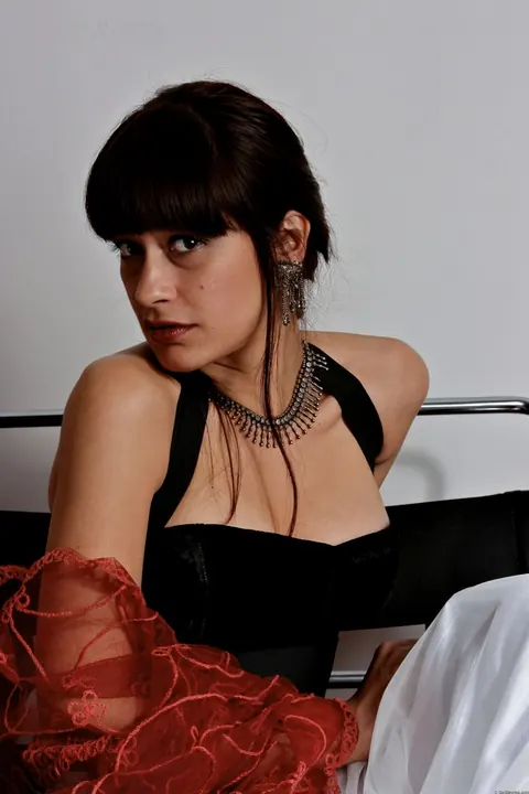 Indian Brunette Lifts Her Skirt and Poses Nude in Boots – photo 2 of 15