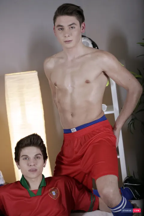 Two Guys Kiss and Fuck After Shedding Jerseys – photo 1 of 15