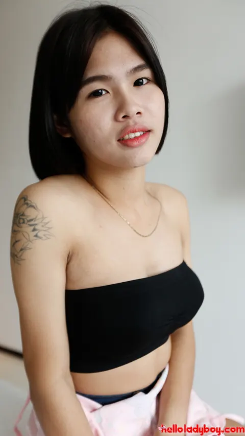 Asian Trans Woman Peels Off Her Bikini and Stands Nude – photo 8 of 21
