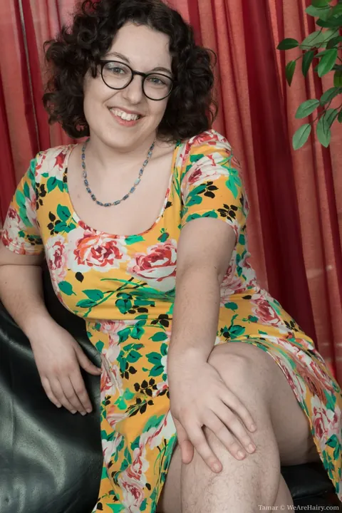 BBW with Glasses Spreads Her Hairy Pussy on the Sofa – photo 2 of 16