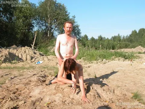 Redhead PAWG Fucks a Homeless Man Outdoors – photo 12 of 16