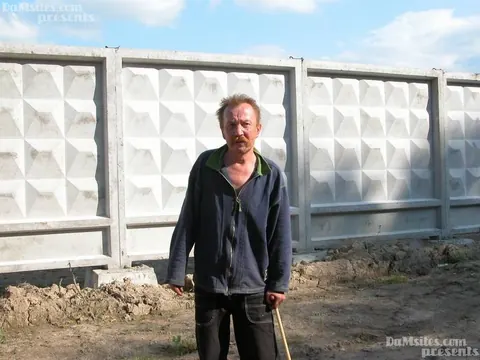 Redhead PAWG Fucks a Homeless Man Outdoors – photo 1 of 16