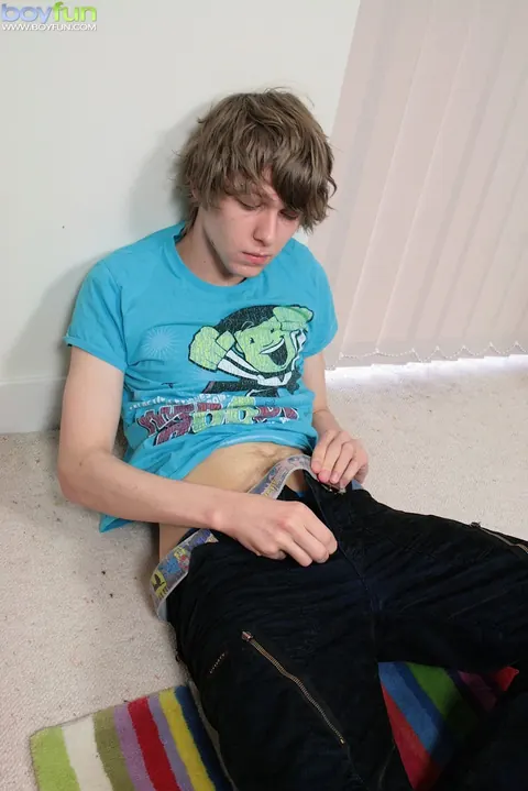 Man Strips and Strokes to Cumshot – photo 3 of 21