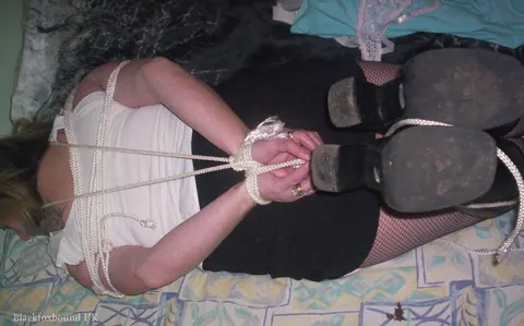 Busty Mature Woman in Pantyhose and Boots Gets Rope Bound – photo 10 of 16