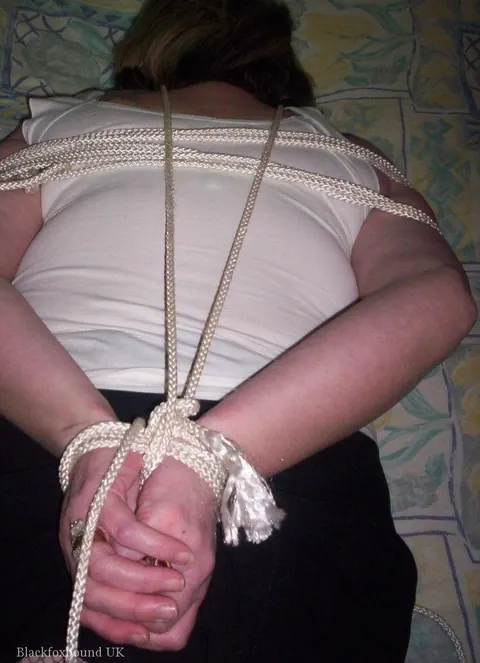 Busty Mature Woman in Pantyhose and Boots Gets Rope Bound – photo 7 of 16