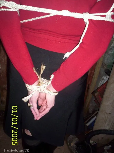 Busty Mature Woman in Pantyhose and Boots Gets Rope Bound – photo 15 of 16