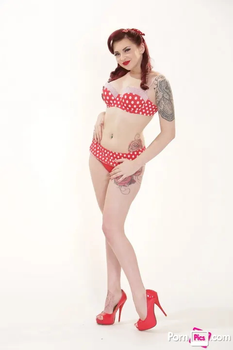 Amber Ivy: Redhead with Big Natural Tits Strips Off Her Lingerie and Shows Her Tattoos – photo 3 of 21