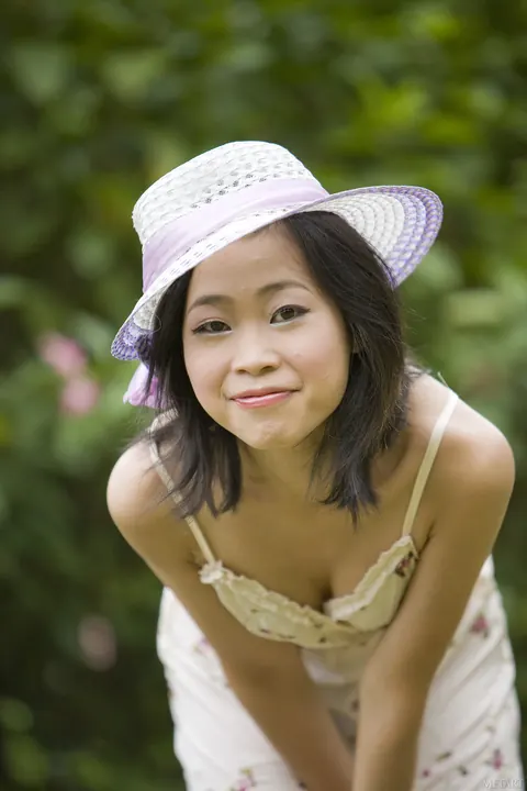 Abbie Chan: Asian Brunette in Heels Strips and Spreads in the Backyard – photo 1 of 21