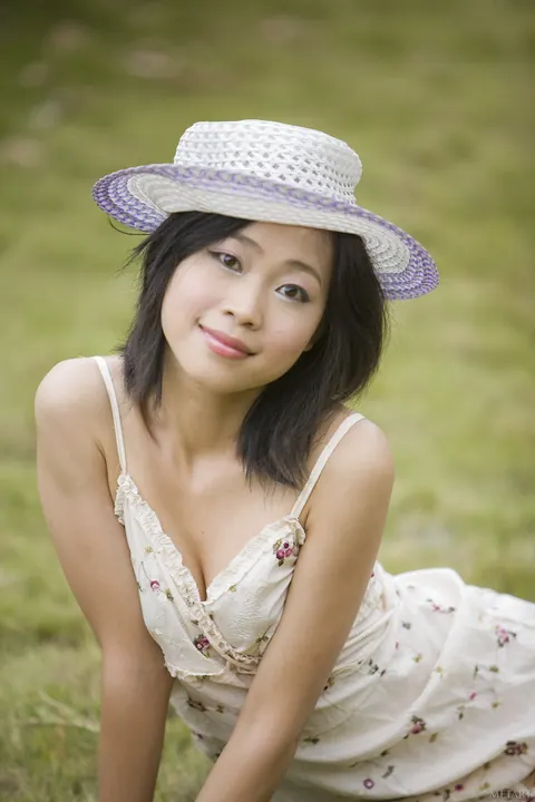 Abbie Chan: Asian Brunette in Heels Strips and Spreads in the Backyard – photo 2 of 21