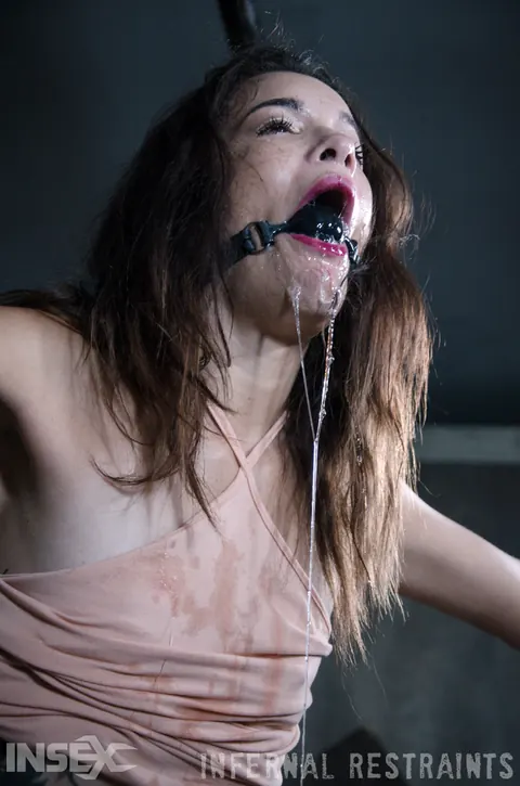 Eden Sin: Thick Brunette in Glasses Spreads Her Ass for Anal Bondage – photo 7 of 14