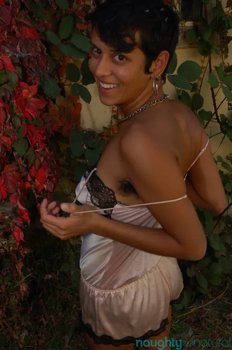 Ebony Woman with Short Hair Shows Hairy Armpits and Bush Outdoors – photo 6 of 21