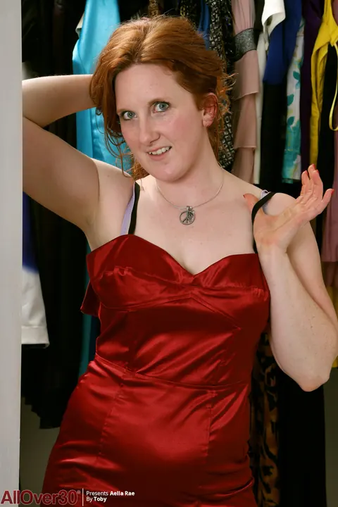 Aella Rae: Thick Redhead MILF in Lingerie Fingers Her Pussy – photo 5 of 15