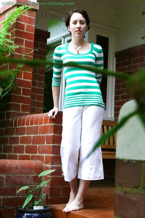 Pale PAWG Fingers Her Pussy Outdoors Then Pulls on Panties and Dress – photo 16 of 16