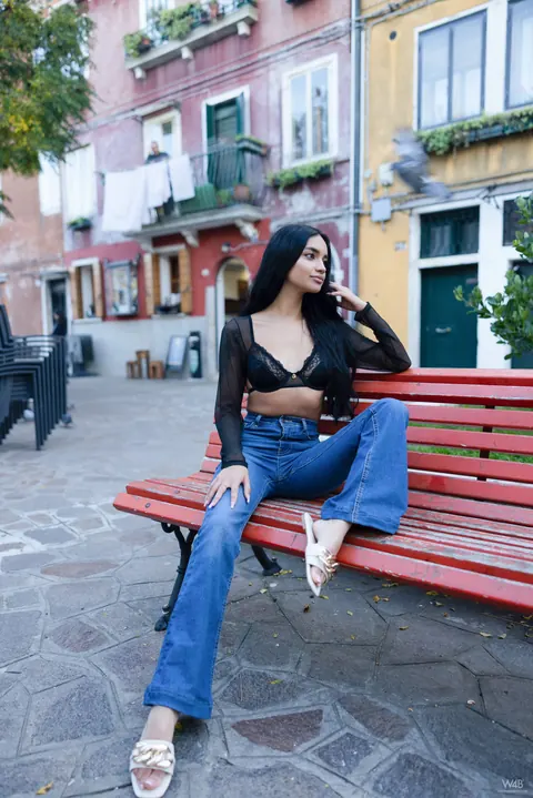 Dulce Rivera: Petite Latina Teases in a Lace Bra and Jeans Outdoors – photo 4 of 20