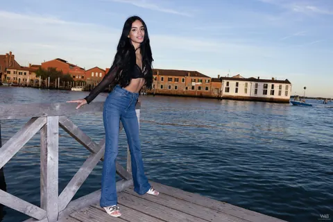 Dulce Rivera: Petite Latina Teases in a Lace Bra and Jeans Outdoors – photo 12 of 20
