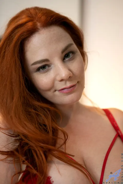 Redhead MILF with Big Tits Uses a Dildo and Fingers in the Bedroom – photo 8 of 16