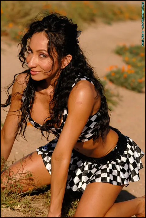 Monica Goe: Latina PAWG Strips Off Her Panties on a Dirt Road – photo 15 of 15