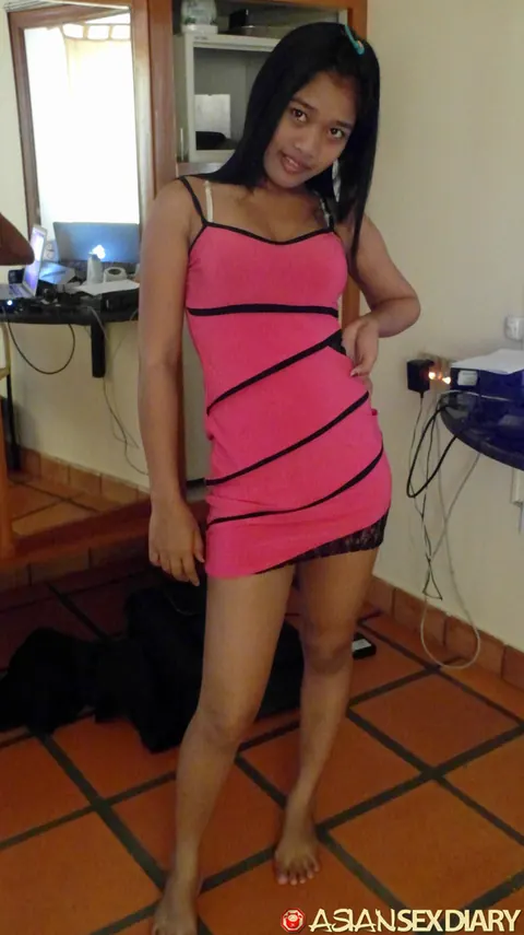 Asian Brunette Takes It Doggy Style and Kisses Her Partner – photo 18 of 19
