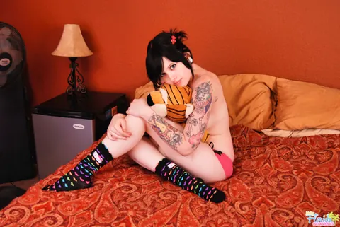 Brunette Spreads Her Legs in Panties and Socks – photo 4 of 12