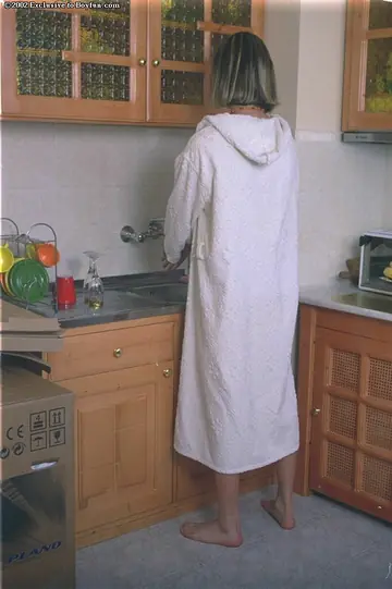 Two Slim Men Kiss and Fuck in the Kitchen