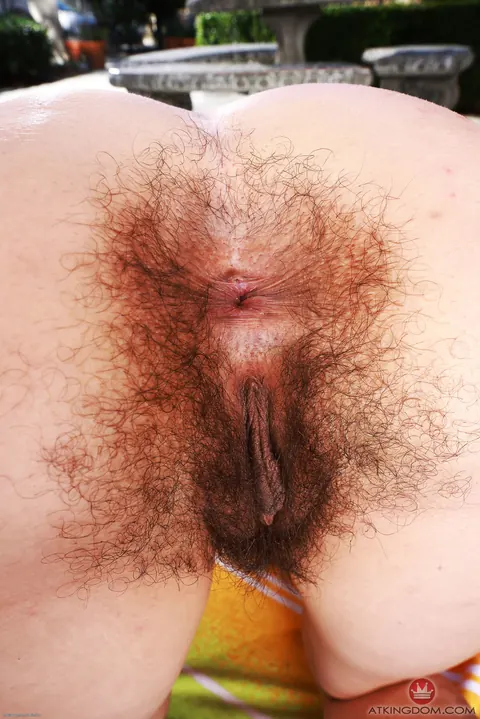 Hairy Latina Pulls Her Panties Aside Outdoors – photo 19 of 21