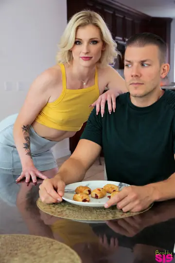 Hyley Winters – Blonde Sucks and Rides Her Partner in the Kitchen