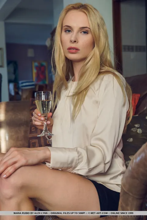 Maria Rubio: Tall European Blonde Strips Off Her Panties and Spreads – photo 6 of 18