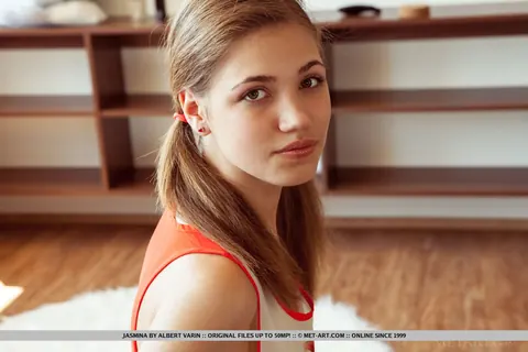 European Woman Strips Off Her Panties and Spreads Her Legs – photo 1 of 18