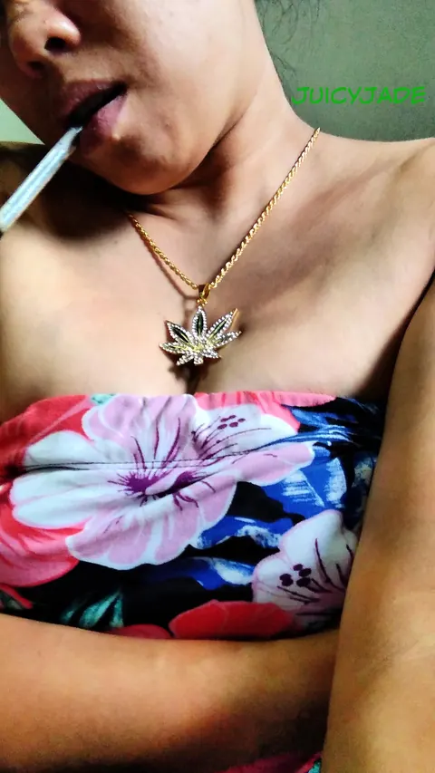 Jasmine Jade: Asian MILF Reveals Her Hard Nipples and Spreads Her Pussy – photo 12 of 16