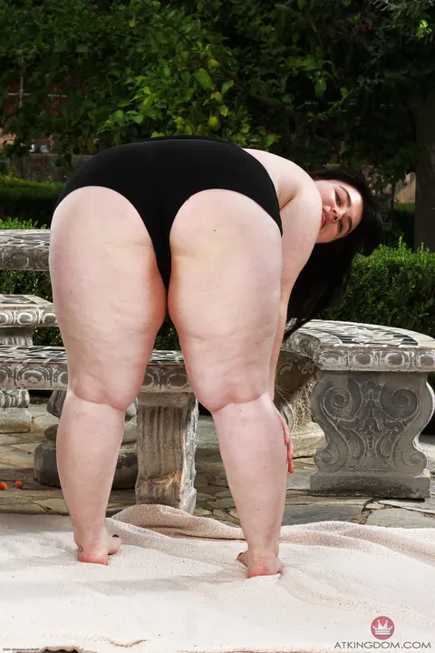 Cece Lachey: Brunette BBW Strips Nude and Pisses Outdoors – photo 4 of 21
