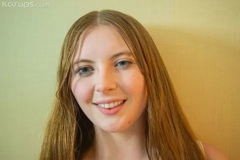 Zoey Zimmer: Brunette with Big Natural Tits Vibrates Her Pussy – photo 8 of 20