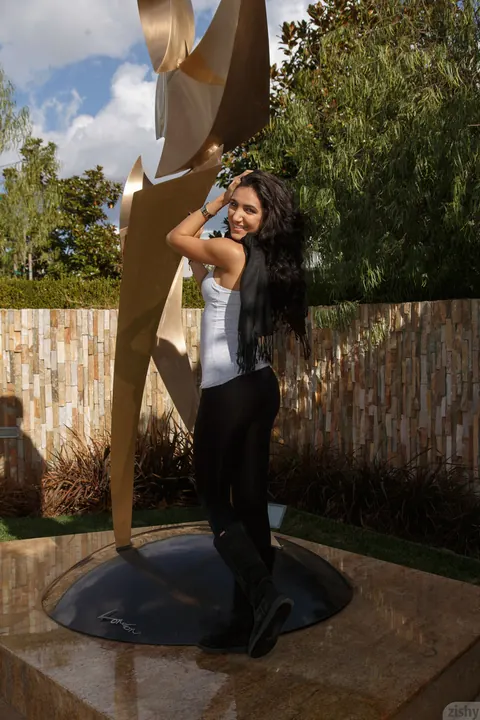 Cameron Hamze: Thick Curly Brunette in Yoga Pants Spreads Her Legs Outdoors – photo 3 of 11
