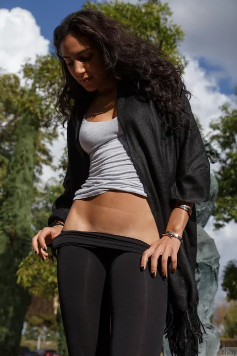 Cameron Hamze: Thick Curly Brunette in Yoga Pants Spreads Her Legs Outdoors – photo 6 of 11