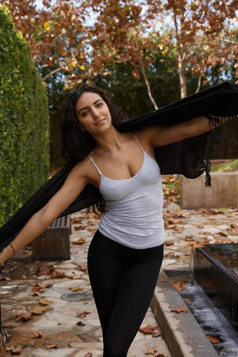 Cameron Hamze: Thick Curly Brunette in Yoga Pants Spreads Her Legs Outdoors – photo 7 of 11