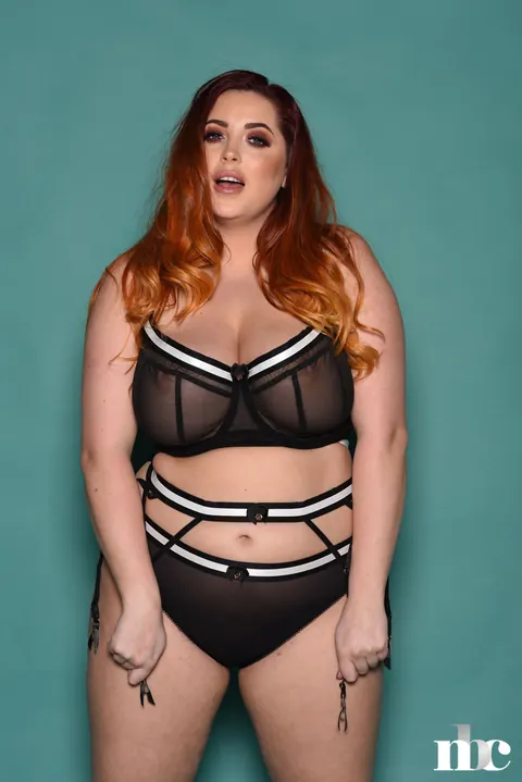 Lucy Collett: Redhead BBW Unleashes Her Big Natural Tits in Lingerie – photo 7 of 21
