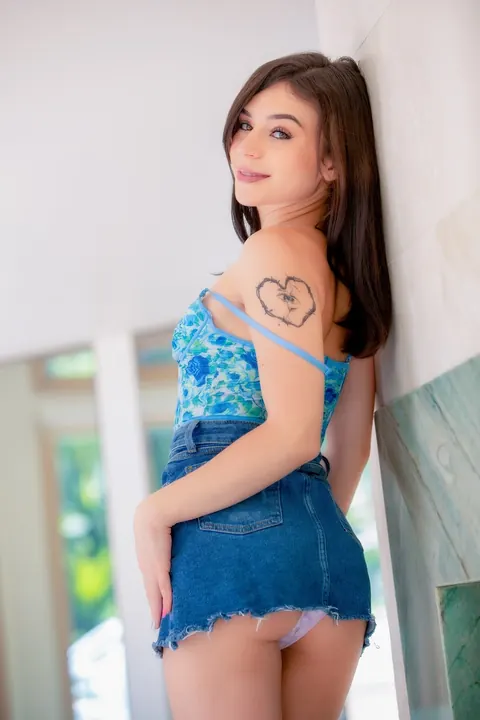 Aria Valencia: Latina PAWG Takes Anal and a Cumshot on Her Ass – photo 1 of 12