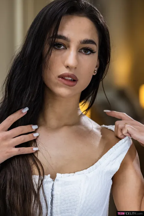 Kama Oxi: Brunette in High Heels Strips Nude and Shows Her Body – photo 2 of 20