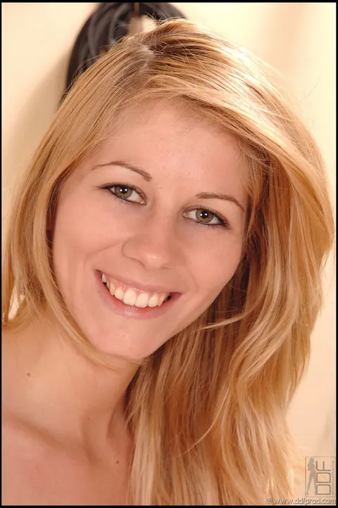 Melanie Sylver: Slim Blonde in Shorts and Socks Gives a Footjob – photo 21 of 21