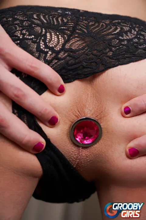 Trans Woman Uses Buttplug and Dildo for Anal Masturbation – photo 6 of 16