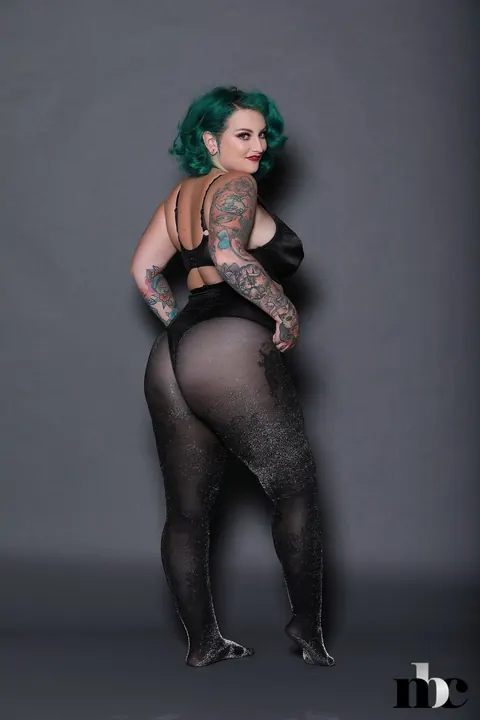 Galda Lou: BBW in Pantyhose Reveals Her Tattoos and Big Tits – photo 4 of 21