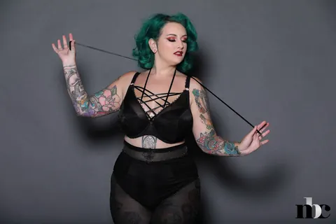 Galda Lou: BBW in Pantyhose Reveals Her Tattoos and Big Tits – photo 9 of 21