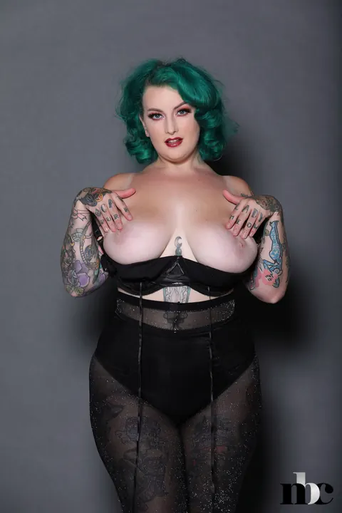 Galda Lou: BBW in Pantyhose Reveals Her Tattoos and Big Tits – photo 12 of 21