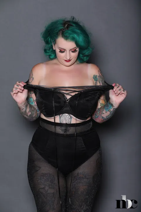 Galda Lou: BBW in Pantyhose Reveals Her Tattoos and Big Tits – photo 11 of 21