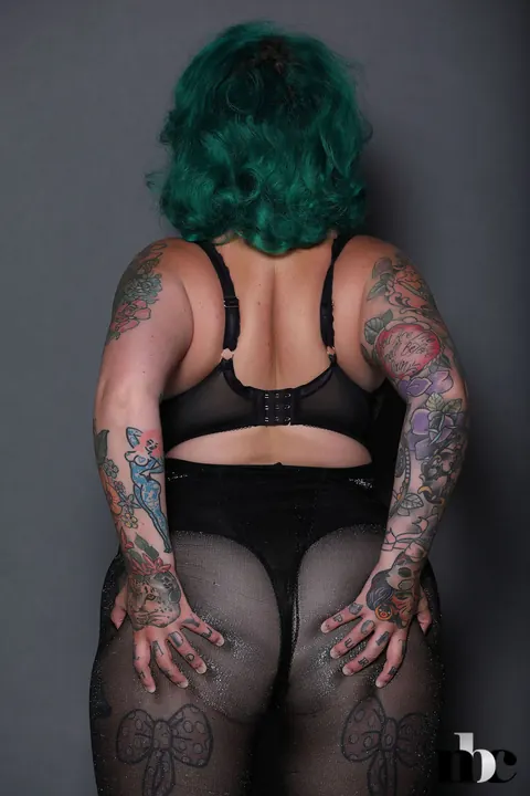 Galda Lou: BBW in Pantyhose Reveals Her Tattoos and Big Tits – photo 6 of 21